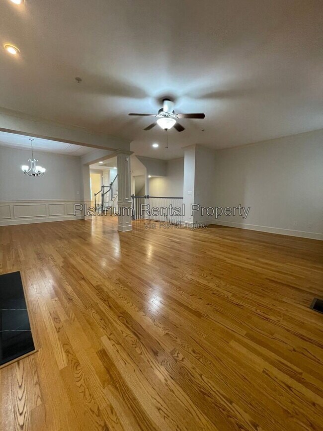 Building Photo - 1875 Adagio Dr