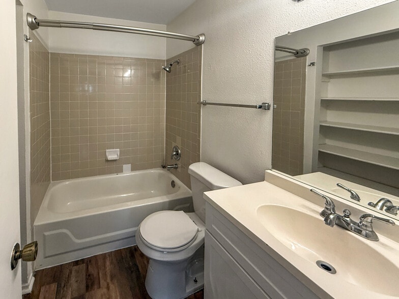 Building Photo - 12273 Apricot Dr