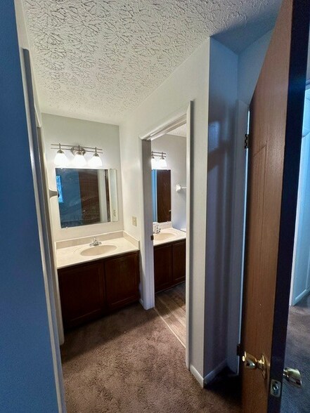 Building Photo - 2163 Hedgerow Road