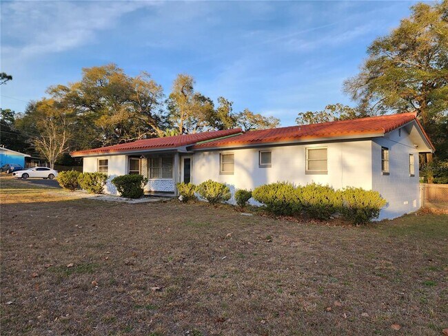 Building Photo - 3409 NE 22nd Ct