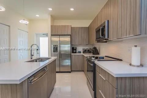 Primary Photo - 4725 NW 85th Ave