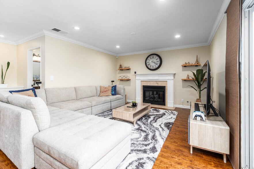 Building Photo - 2286 Willow Ave