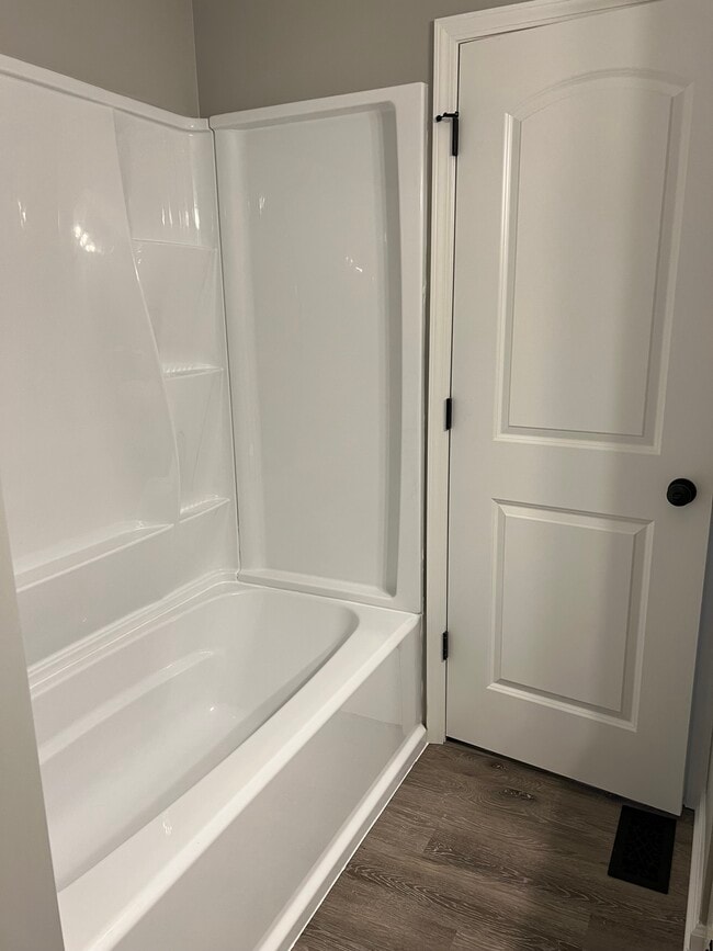 Building Photo - 4920 Drayton Rd