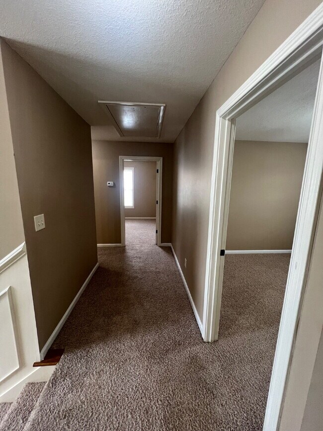 Building Photo - 3462 Southwood Dr