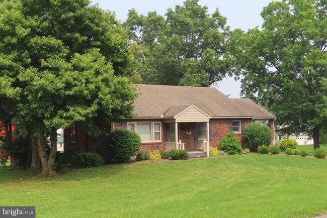 Building Photo - 14109 Buchanan Trail W