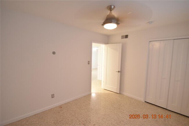 Building Photo - 528 Suwanee Cir