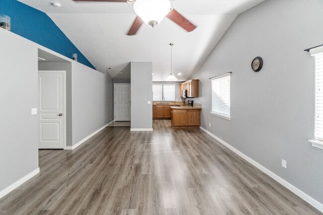 Building Photo - Single Family Home In Airway Heights!!