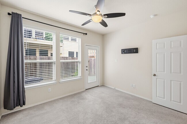 Building Photo - 3104 Roseland Terrace Ln