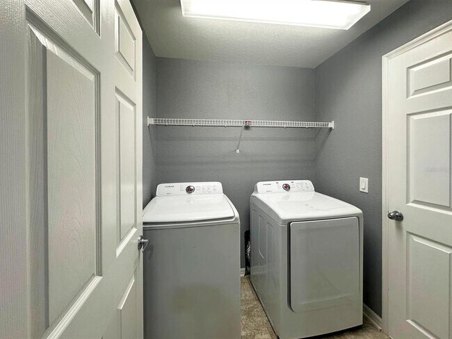 Building Photo - 3051 Golden Eagle Wy