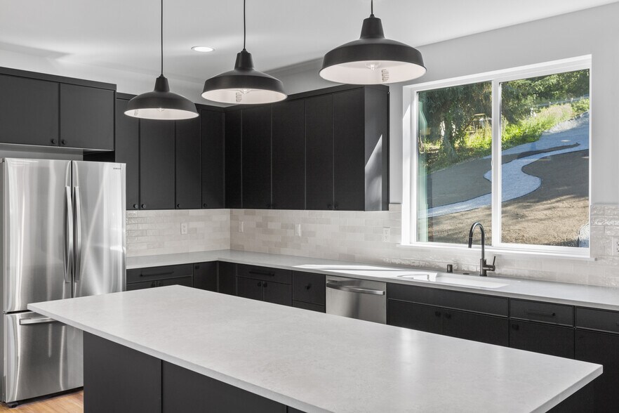 Building Photo - 10711 Vernon Rd