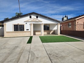 Building Photo - 14329 Emelita St