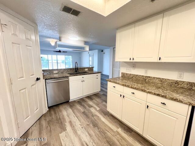 Building Photo - 102 Riverside Dr