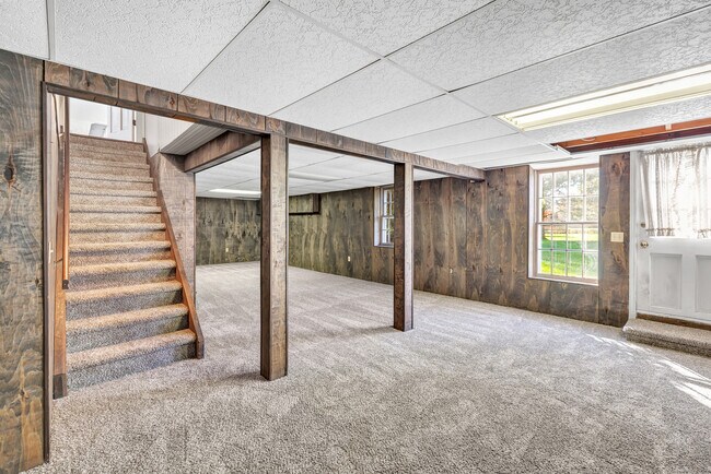 Building Photo - 41 Butternut Ln