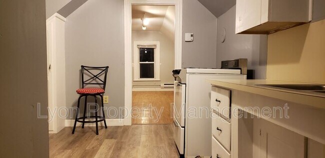 Building Photo - 218 Morris Ave