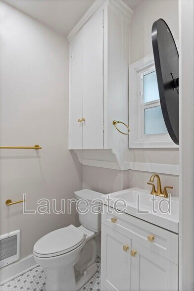 Building Photo - 1058 N Pearl St