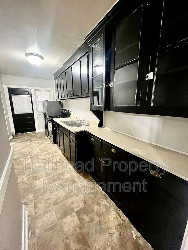 Building Photo - 4013 Charlotte St