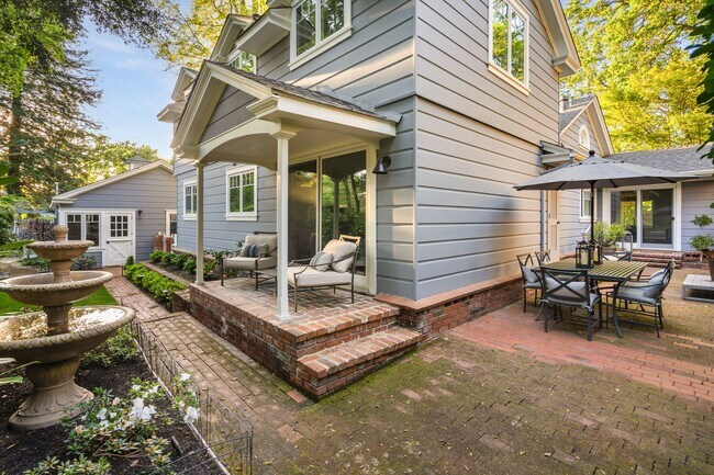 Building Photo - Beautiful 2 story home in desirable Diablo...
