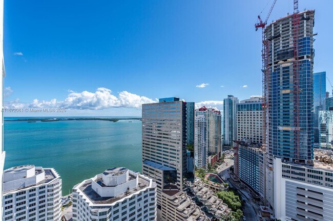 Building Photo - 950 Brickell Bay Dr