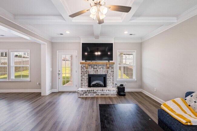 Building Photo - 3580 Hilltop Trl