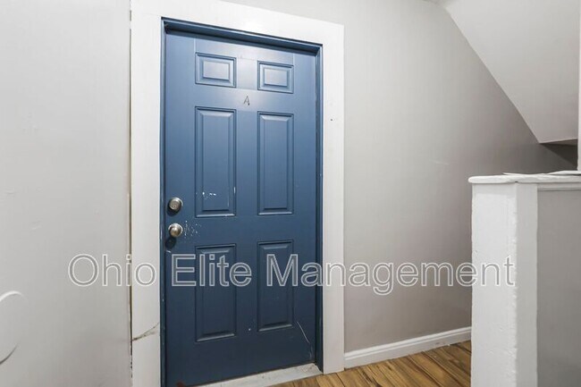 Building Photo - 987 Lilley Ave