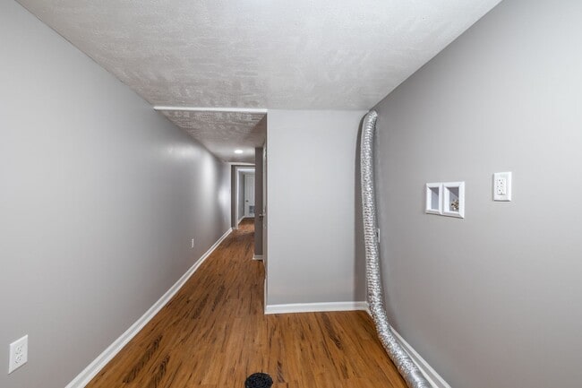 Building Photo - A Great 2BD/1.5BA Single Family Home That Has Been Recently Renovated
