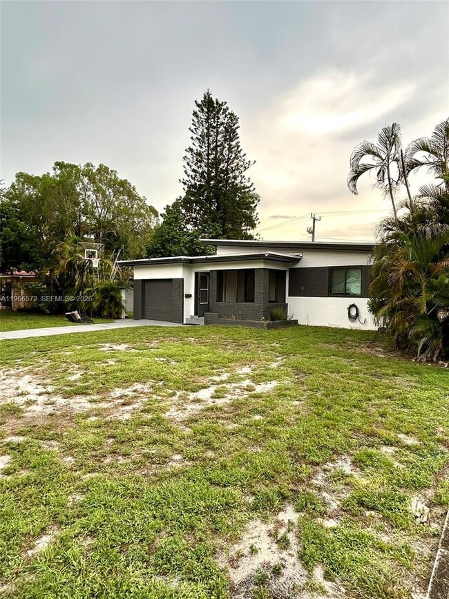 Building Photo - 2631 Roosevelt St