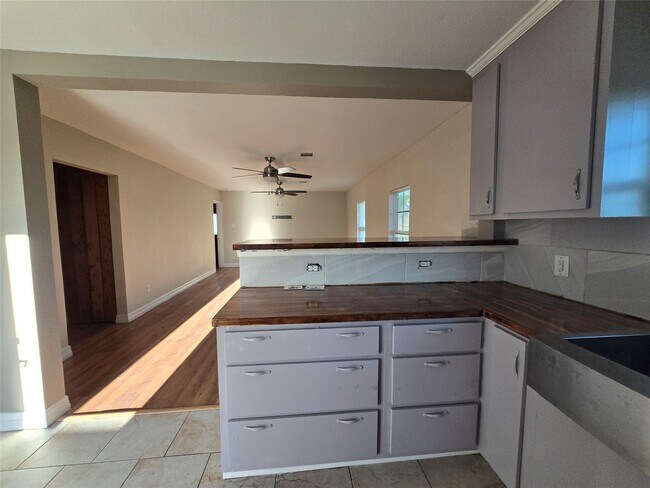 Building Photo - 19736 Dunbar Ave