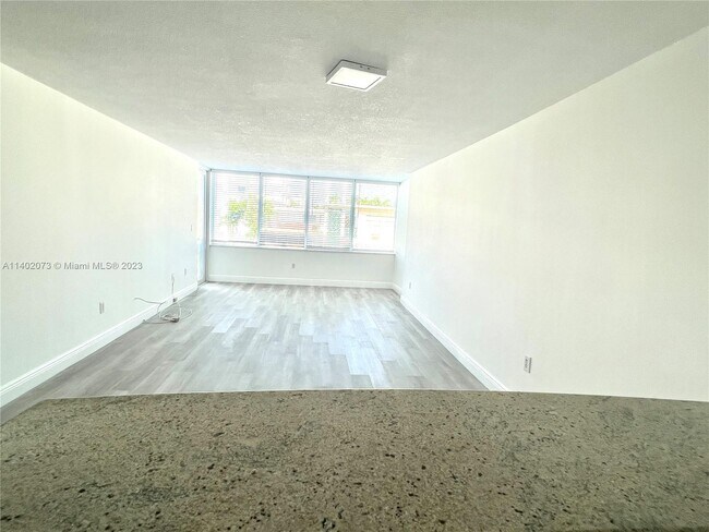 Building Photo - 8233 Harding Ave