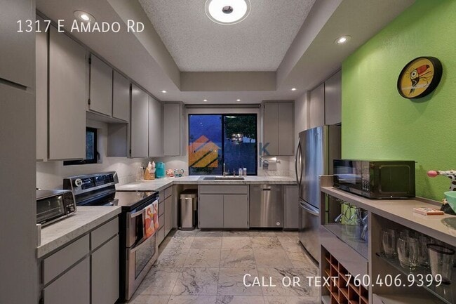 Building Photo - 1317 E Amado Rd