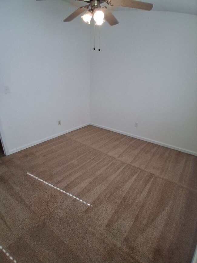 Building Photo - Beautiful Single-Story Home in Pheasant Run – Move-In Ready!