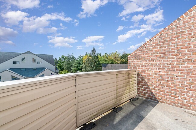 Building Photo - 1003 Cherrington Dr