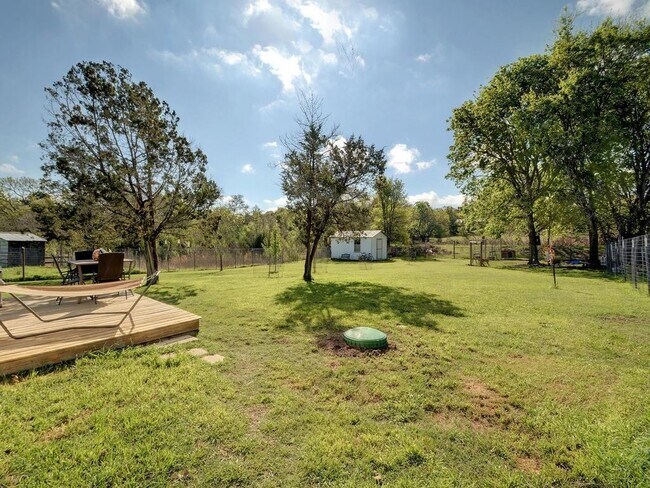 Building Photo - 131 Barton Meadow Dr