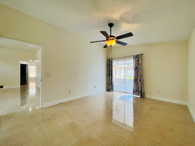 Building Photo - 3909 Yellow Finch Ln