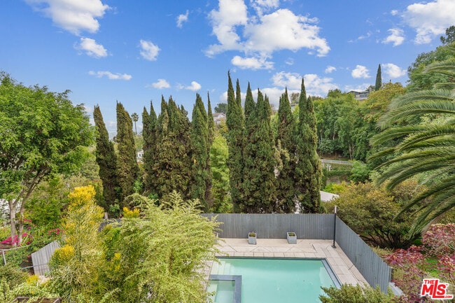 Building Photo - 1042 Olancha Dr