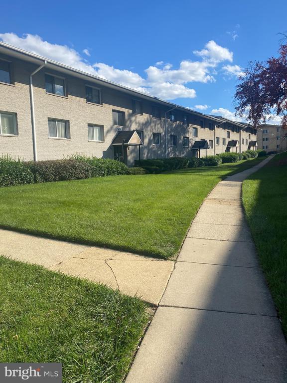 Building Photo - 5438 85th Ave