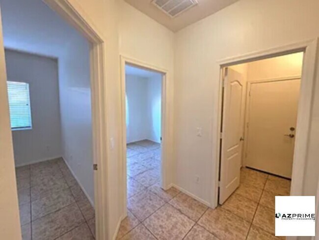 Building Photo - Bright &amp; Cozy Family Home for Rent in ...