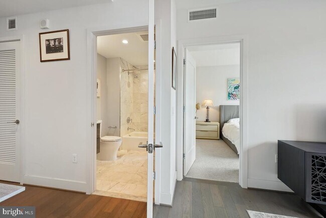 Building Photo - 45 Sutton Square SW