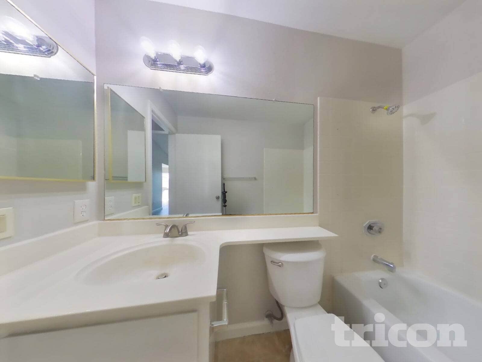 Building Photo - 9411 Aizenberg Cir