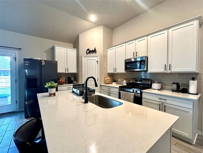 Building Photo - 115 Forsythia Trail