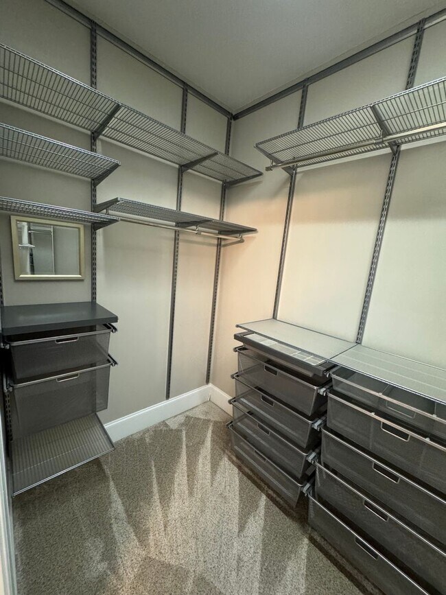 Building Photo - Park South Station Home Available Now!