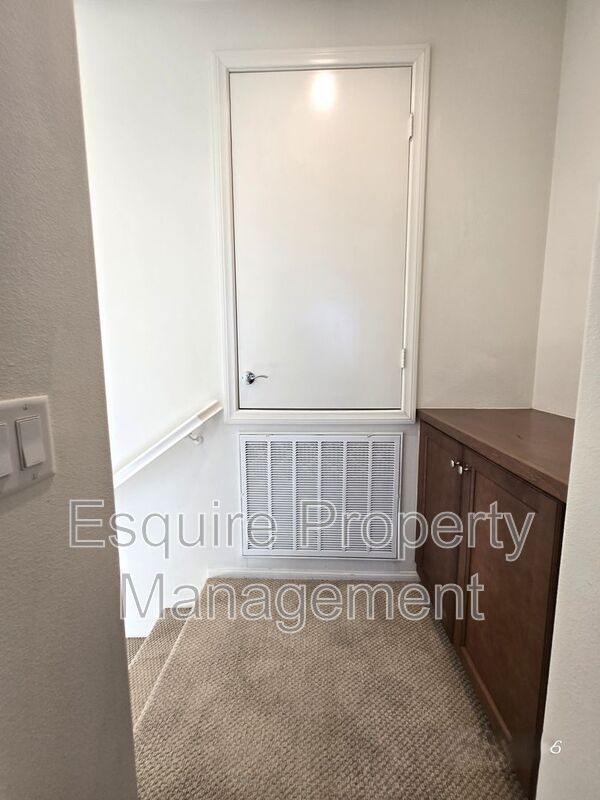 Building Photo - 433 Castiano St