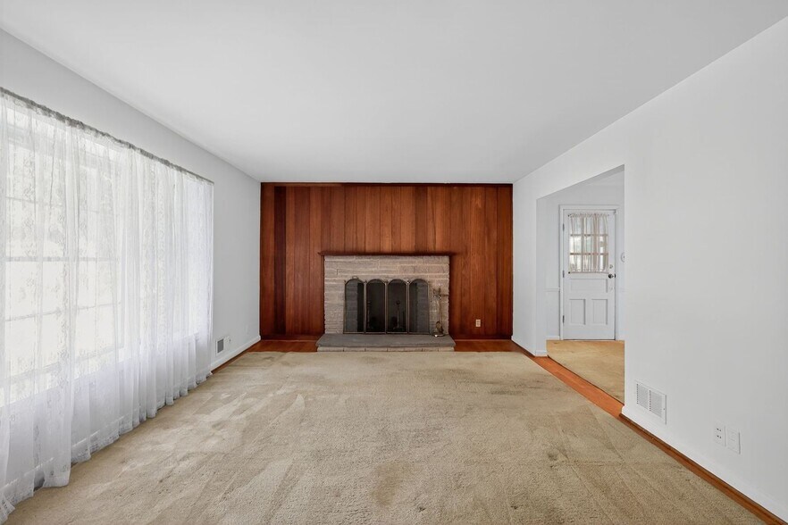 Building Photo - 13308 Norden Dr