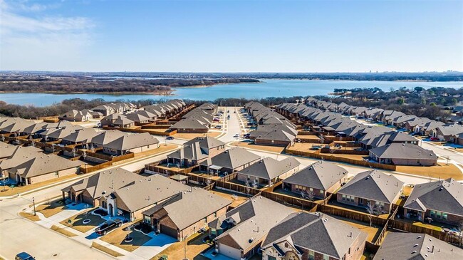 Building Photo - 3309 Comal Dr