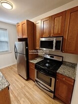 Building Photo - 4946 N Ridgeway Ave