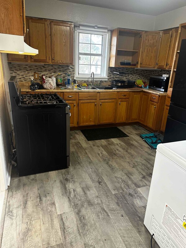 Building Photo - 1912 S Jordan Ave