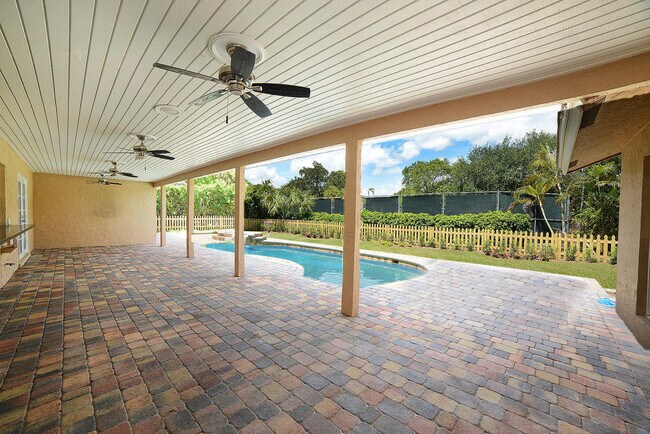 Building Photo - 6943 Giralda Cir