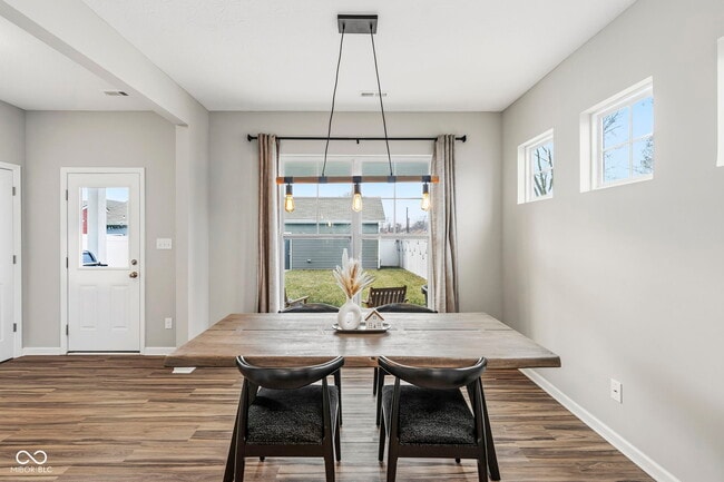 Building Photo - 366 Steeples Blvd