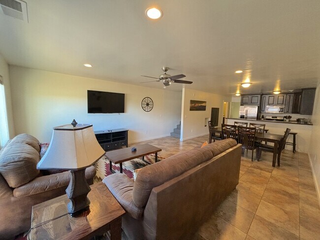 Building Photo - 3862 Desert Willow Cir