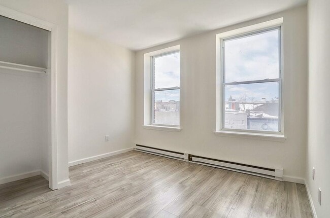 Building Photo - 502 Central Ave