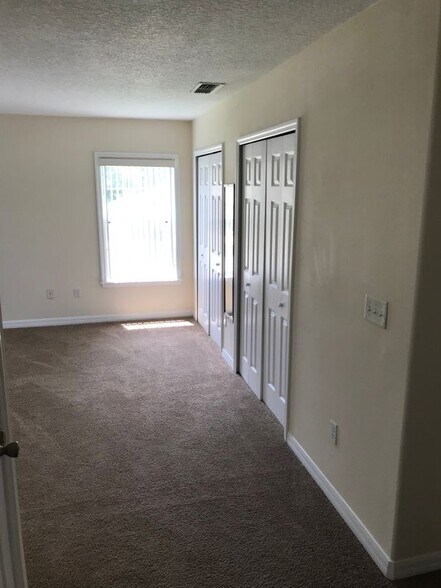 Building Photo - 1 Bunker Knolls Ln